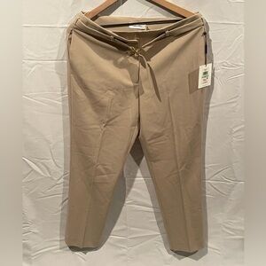 NWT Calvin Klein Women’s Beige cropped pants